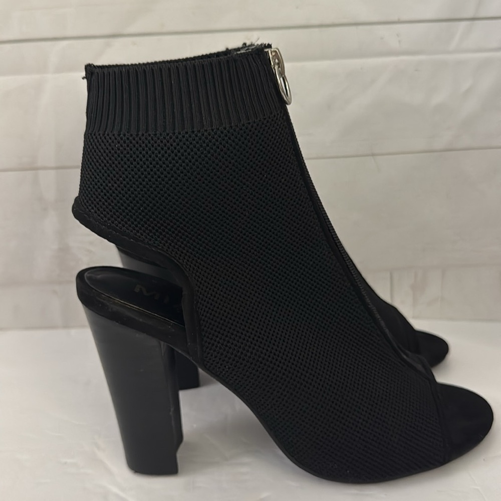 MIA Size 8.5 Toryn Peep Toe Flyknit Zip Front  Black Heeled Ankle Booties